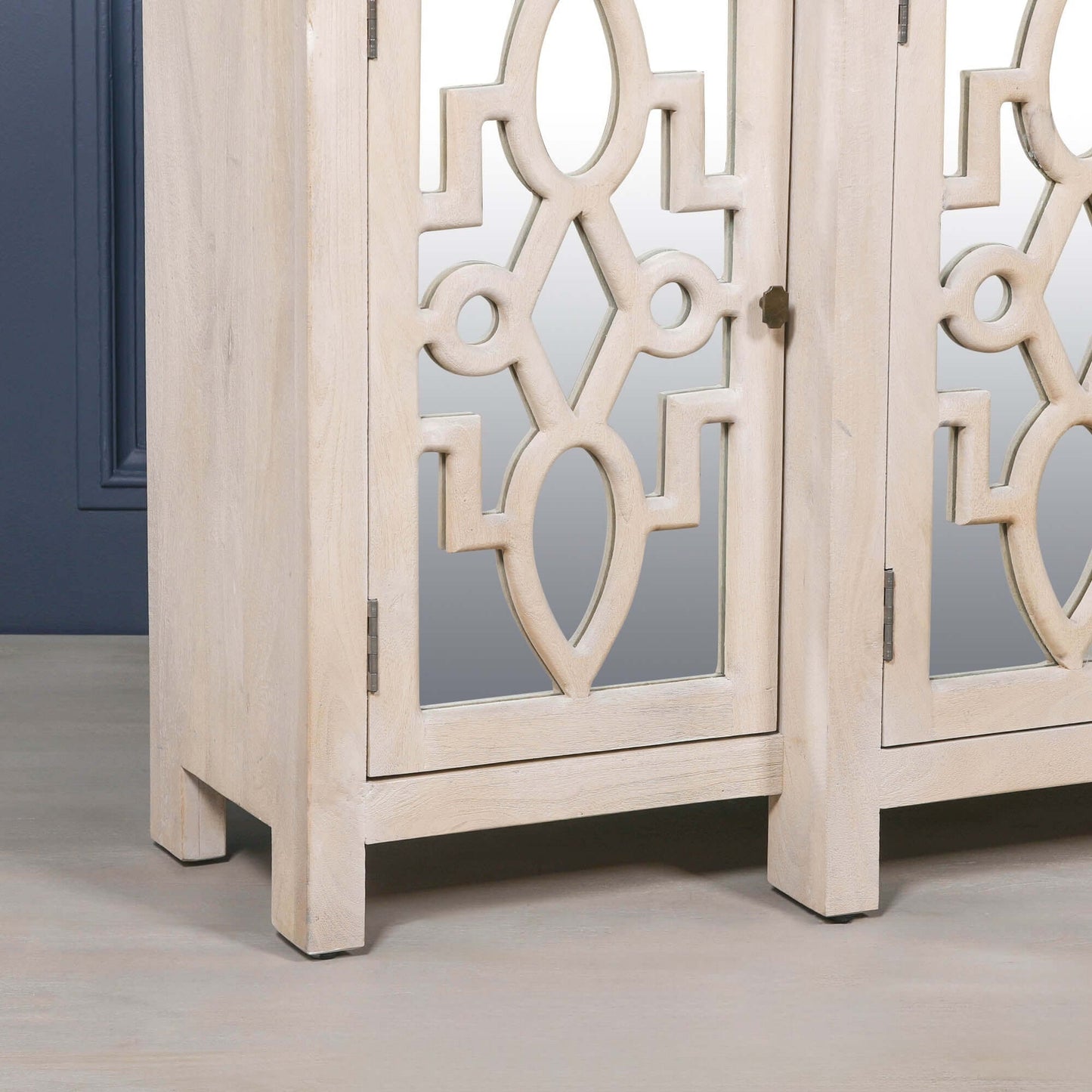 Rustic Blanche Wooden 4 Door Mirrored Sideboard with Brass Handles