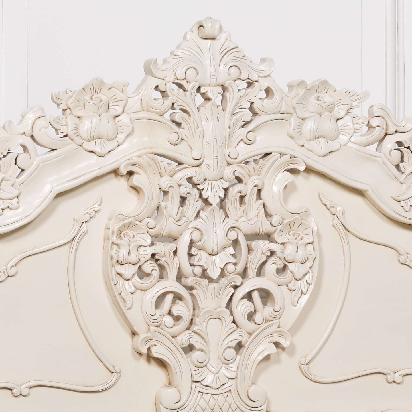 Rococo 4ft6 Double Size Carved Bed