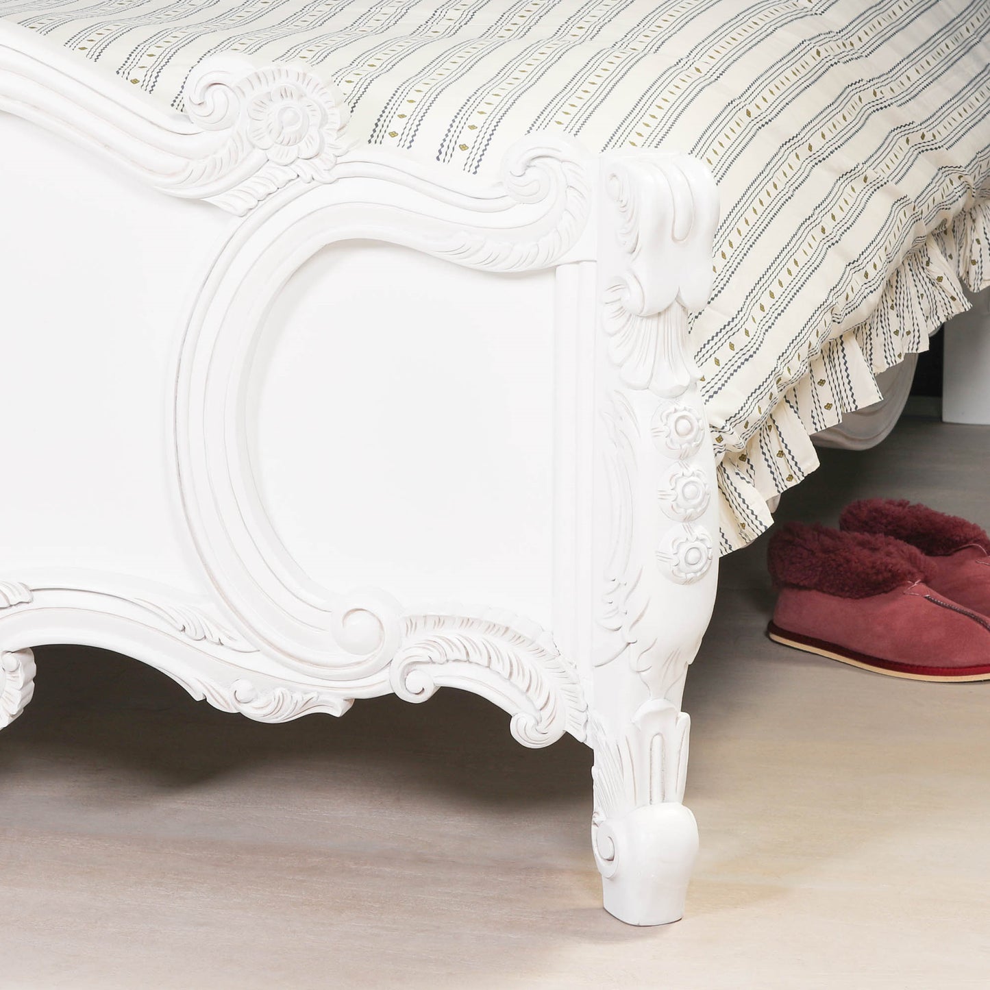 French Carved Rose Cherub King Size 5ft Bed